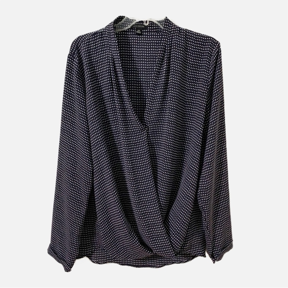 Ann Taylor Long Sleeve Deep V Draped Pattern Blouse Small Cuff with Button 🟦⬜️